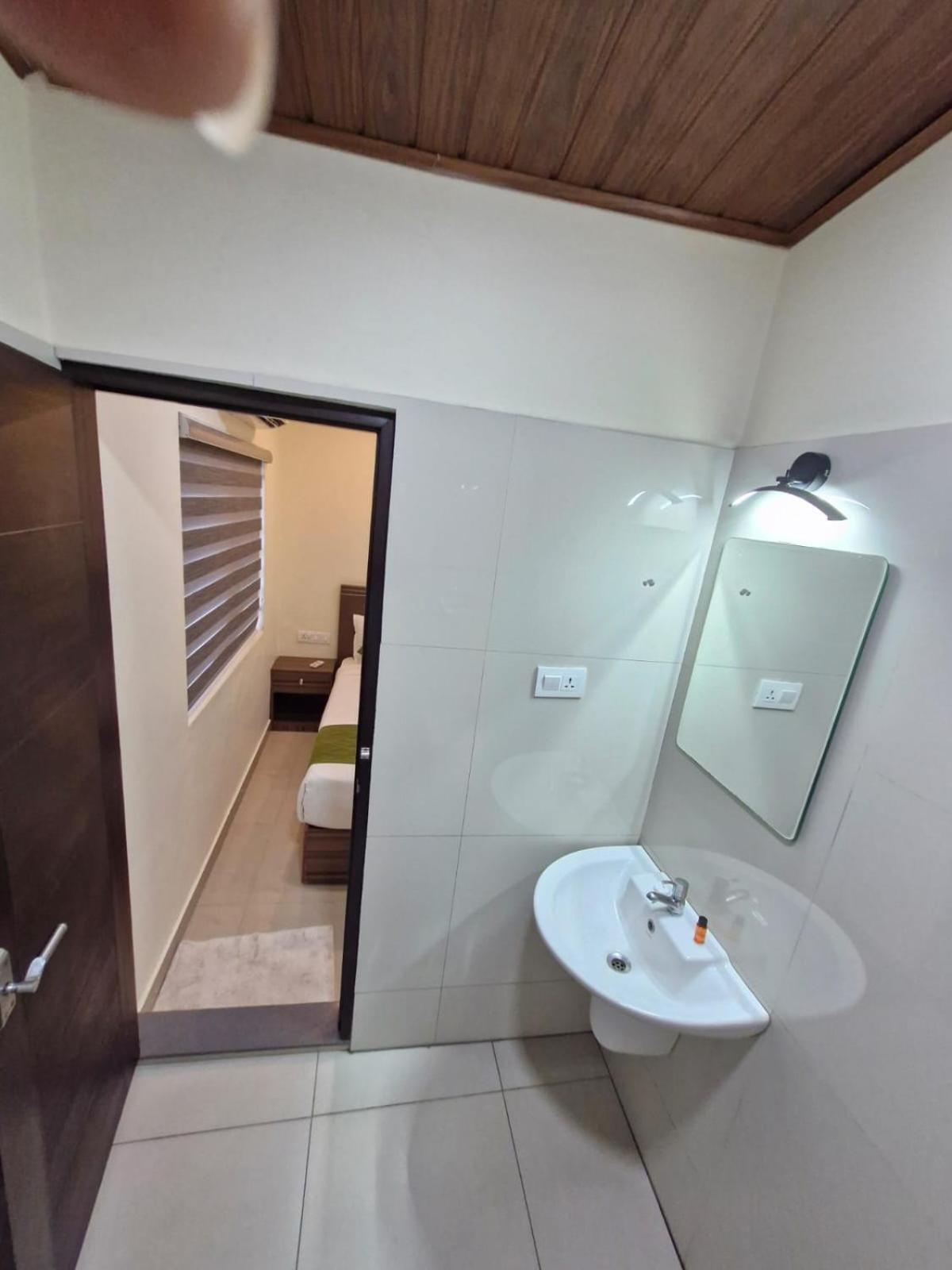 Muziris Manor Residency Hotel Kochi Exterior foto